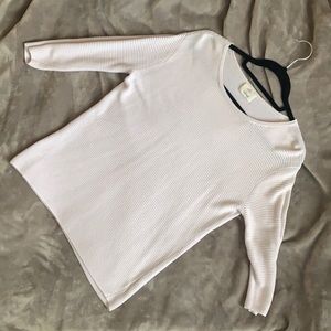 White Aritzia 3/4 sleeve sweater